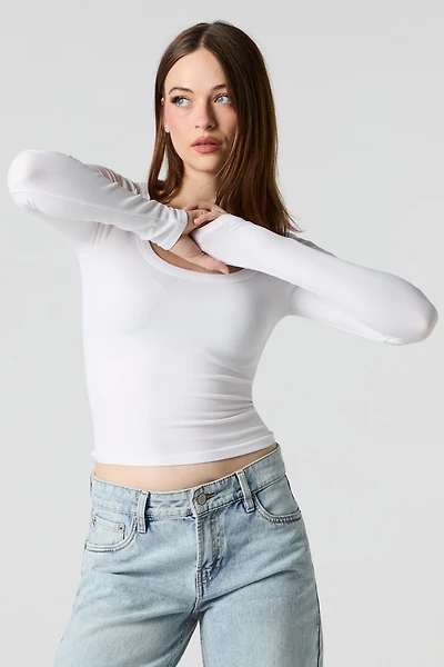 Haut côtelé sans couture à encolure dégagée