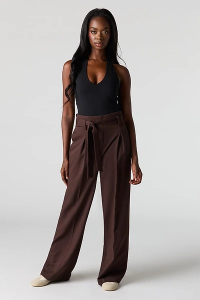 Pantalon habillé à jambe large avec ceinture