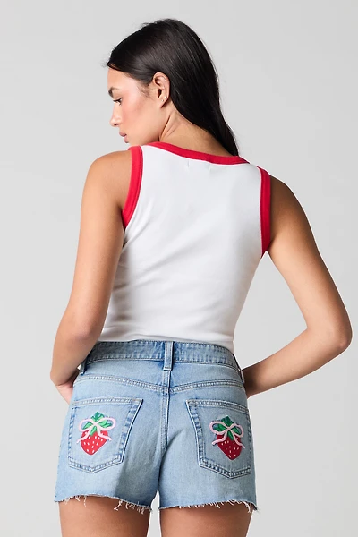 Short en denim d'aspect usé avec poches à motif brodé