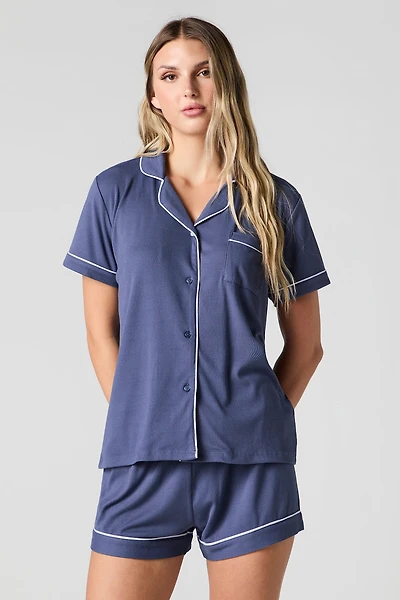 Ensemble pyjama avec haut boutonné côtelé et short