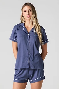 Ensemble pyjama avec haut boutonné côtelé et short