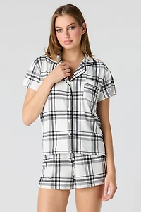 Ensemble pyjama avec haut boutonné et short