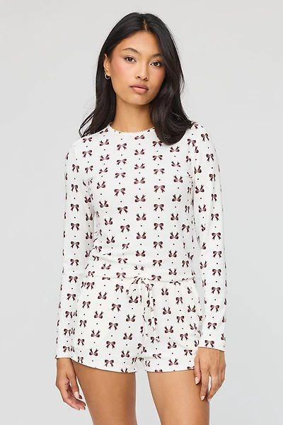 Ensemble pyjama avec haut à manches longues et short