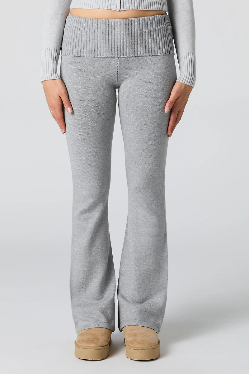 Pantalon en tricot à taille repliée et jambe évasée