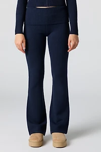 Pantalon en tricot à taille repliée et jambe évasée