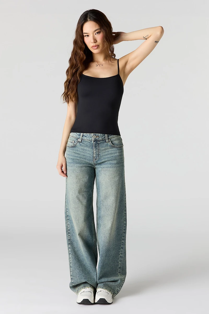 Camisole profilée en molleton de luxe avec encolure dégagée