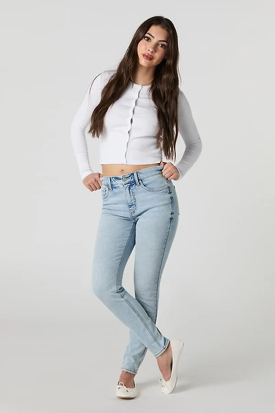 Jean ajusté extensible à taille haute