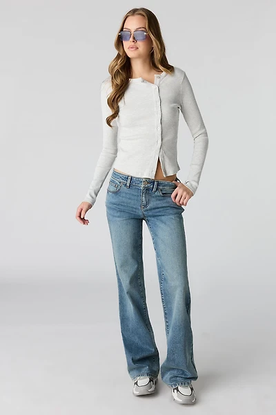 Jean extensible à jambe évasée décontractée et taille basse délavé moyen