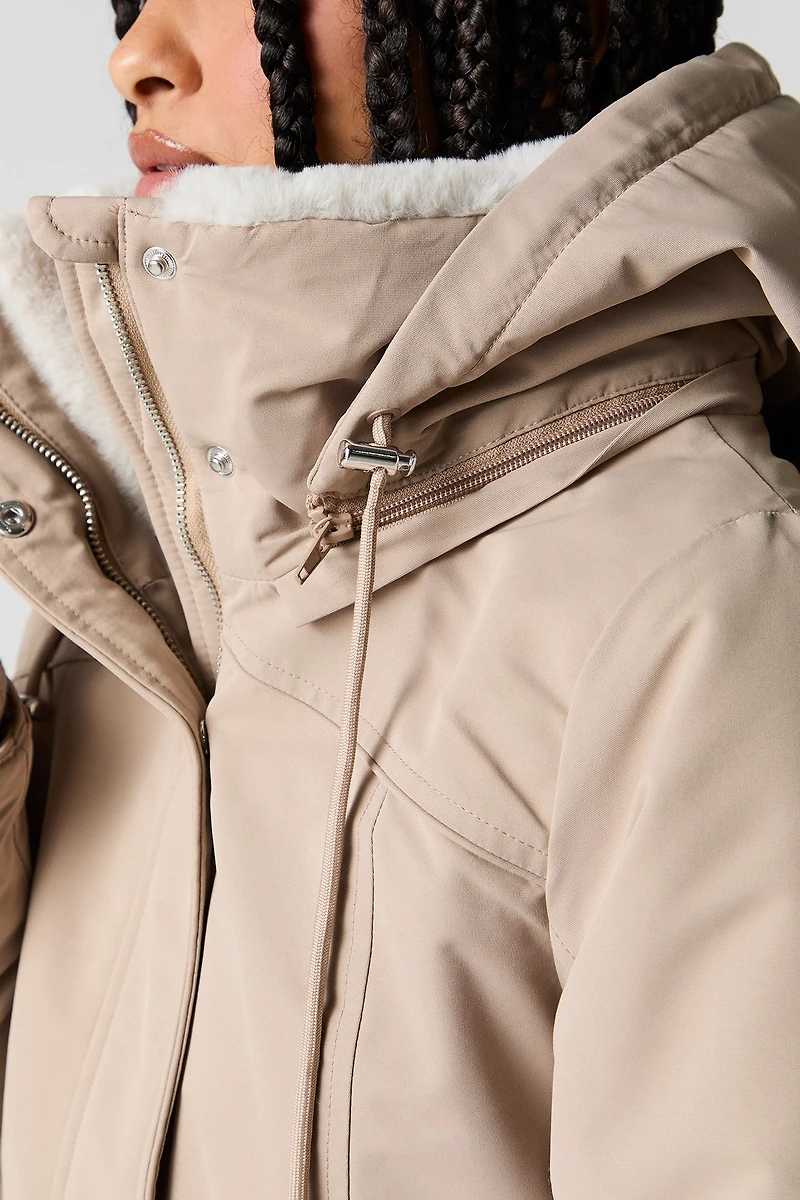 Parka à capuchon doublée de similifourrure