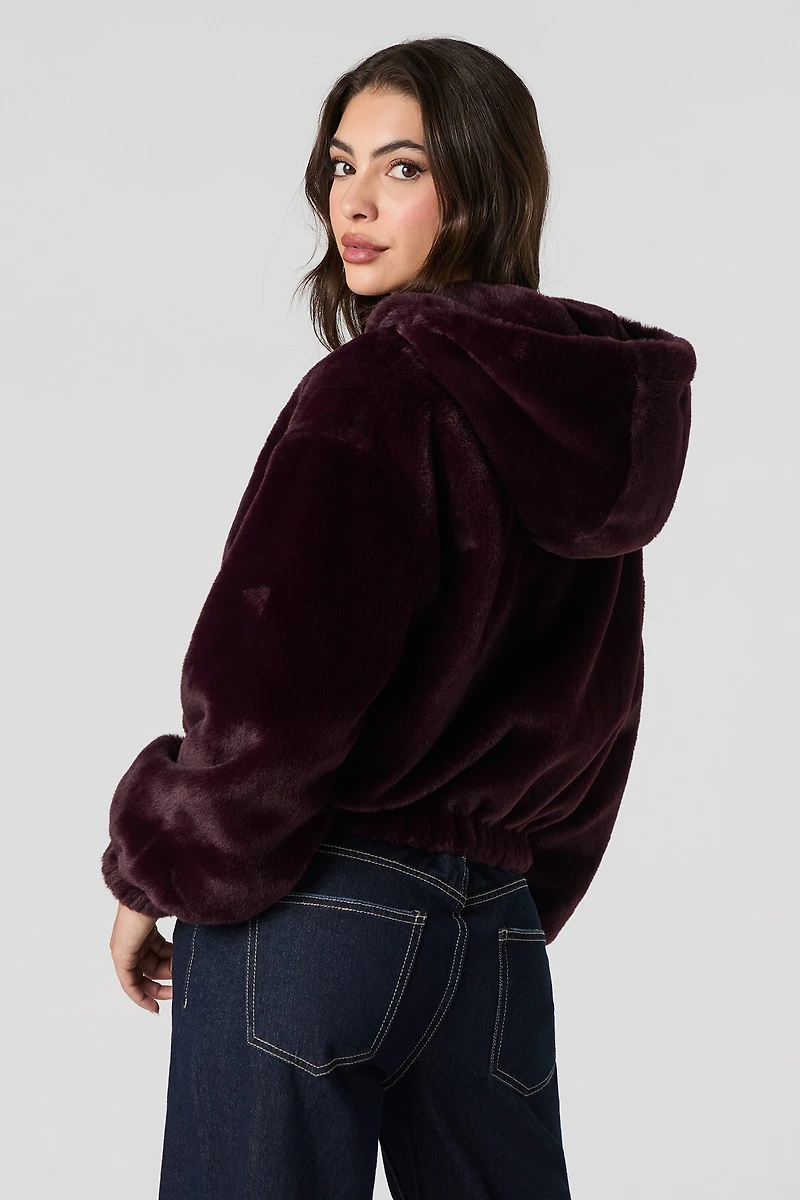 Blouson d'aviateur avec capuchon en similifourure