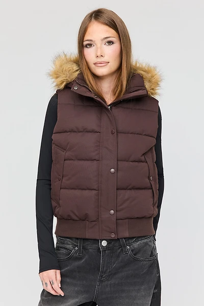 Veste bouffante avec liséré de similifourrure
