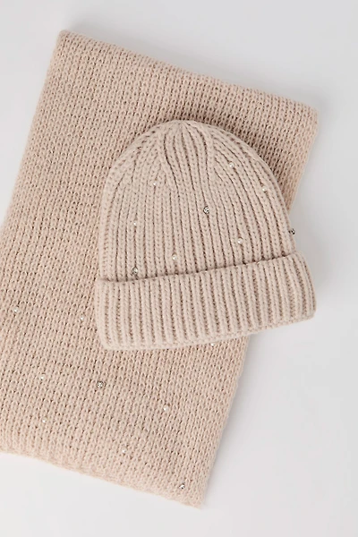 Ensemble avec tuque et écharpe ornées de pierres du Rhin similiperles