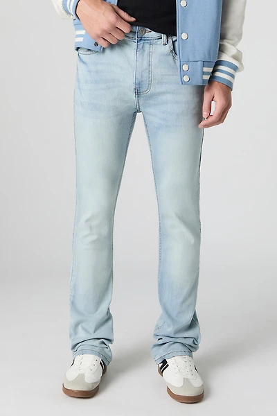 Jean mince à taille évasée