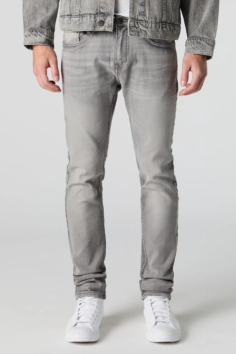 Jean ajusté extensible délavé gris