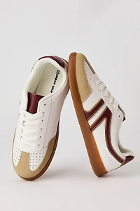 Retro Low Top Sneaker