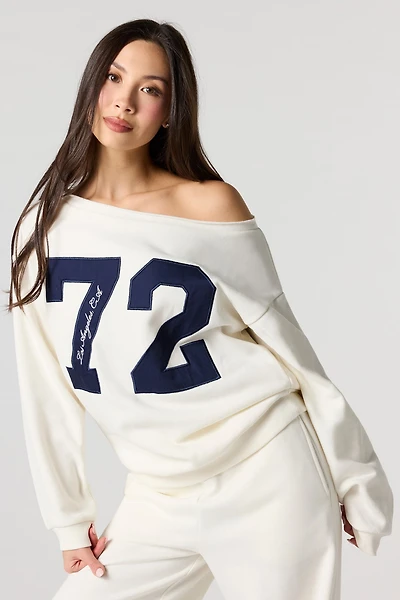 Chandail à épaules dénudées en molleton avec motif brodé 72