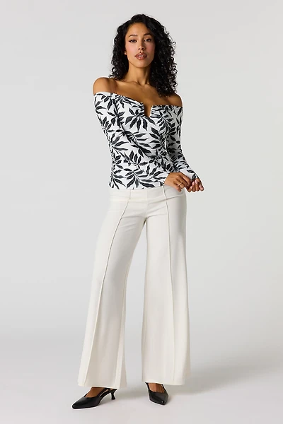 Pantalon à jambe large et taille haute avec surpiqûres