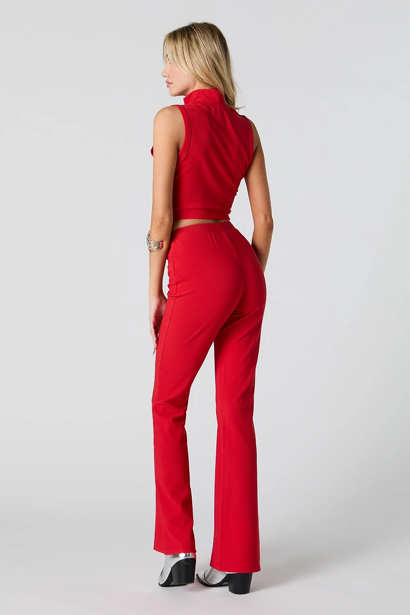 Pantalon côtelé à jambe évasée avec fines rayures