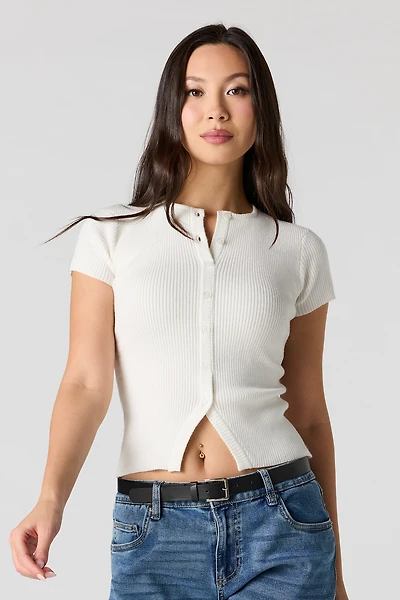 Haut boutonné en tricot côtelé à manches courtes