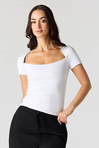 T-shirt profilé à encolure dégagée