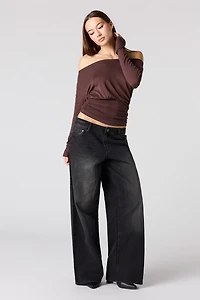 Haut cintré à épaules dénudées et manches longues