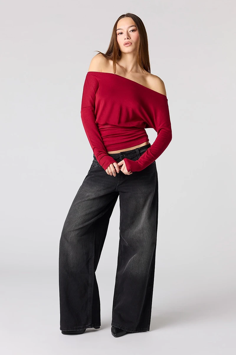 Haut cintré à épaules dénudées et manches longues