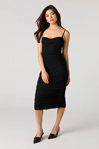 Robe maxi ruchée en filet avec similiperles