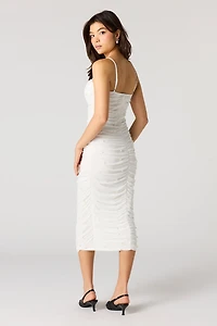 Robe maxi ruchée en filet avec similiperles