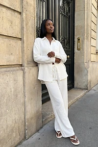 Pantalon à jambe large fluide texturé