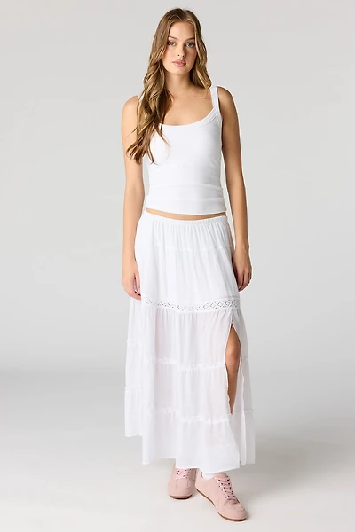 Jupe maxi volantée avec détails crochetés et fente