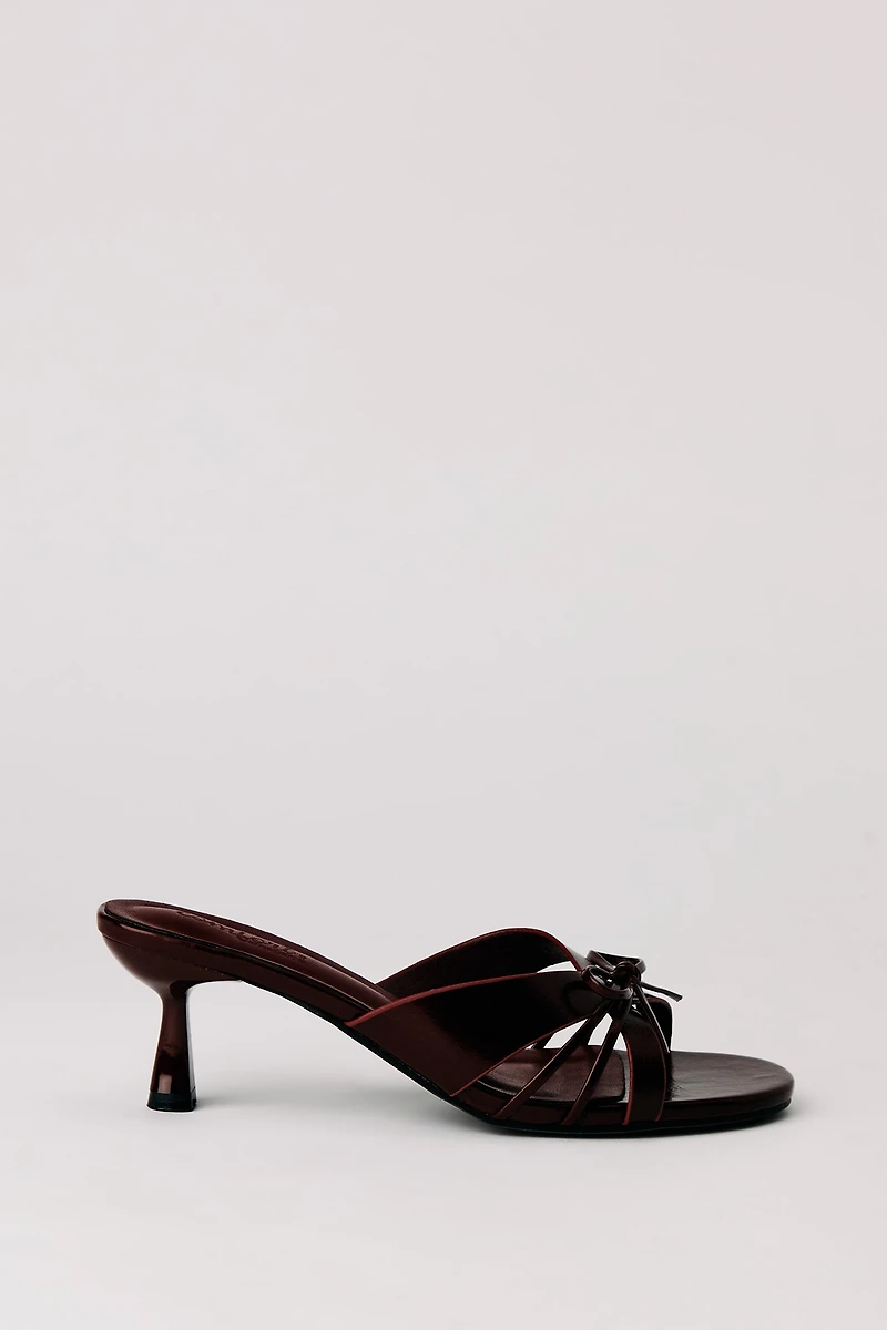Mules à talons bobine avec brides et boucles