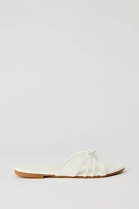 Sandales avec brides et boucles