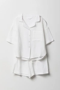 Ensemble avec haut boutonné en gaze et short pour fille