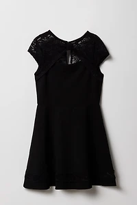 Robe à jupe virevoltante en dentelle pour fille