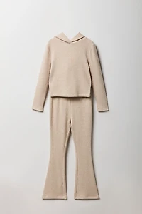 Ensemble deux-pièces avec haut côtelé à capuchon et pantalon jambe évasée pour fille