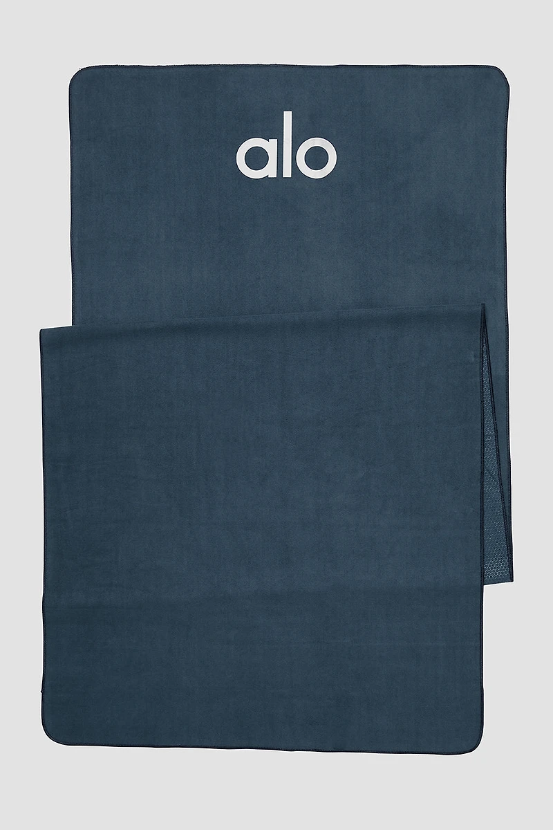 Grounded No-Slip Towel