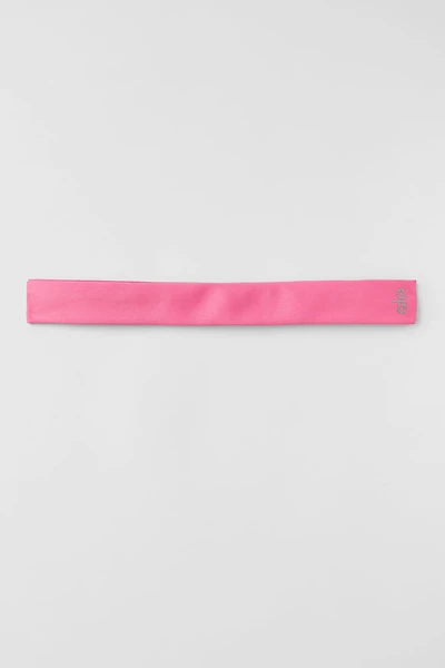 Alo Yoga Airlift Gingham Rhythm Scrunchie - Paradise Pink  display picture 1