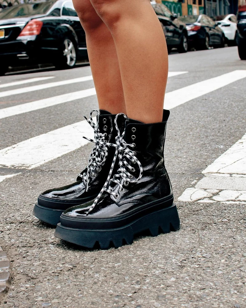 Colwood Black Leather