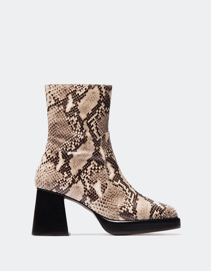 Sullivan Natural Snake