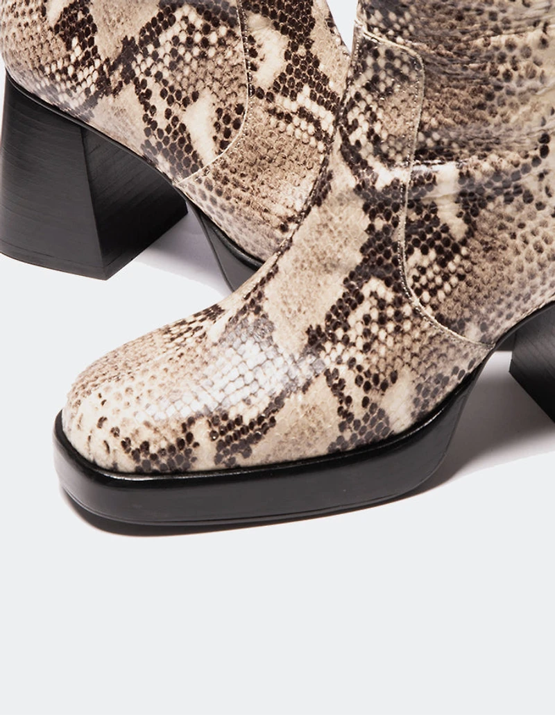 Sullivan Natural Snake