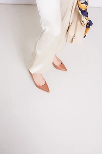 Phlox Brown Leather