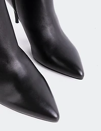 Altair Black Leather