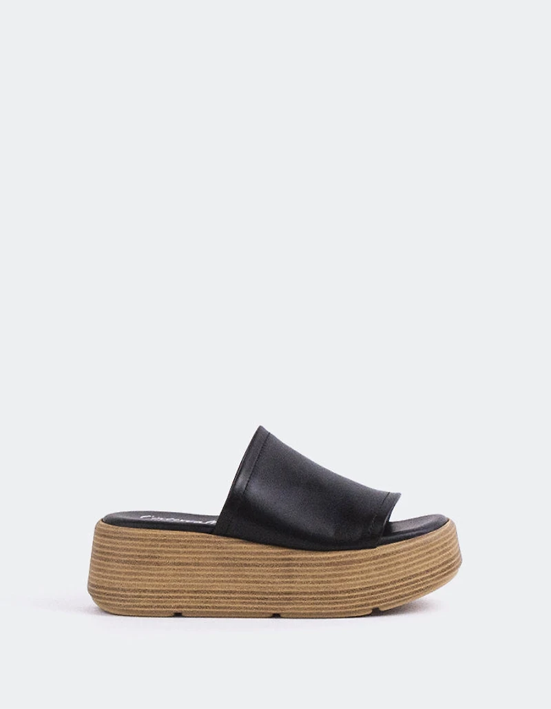 Beluga Black Leather