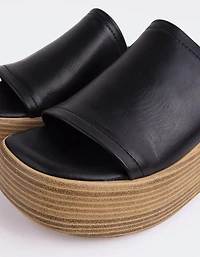 Beluga Black Leather