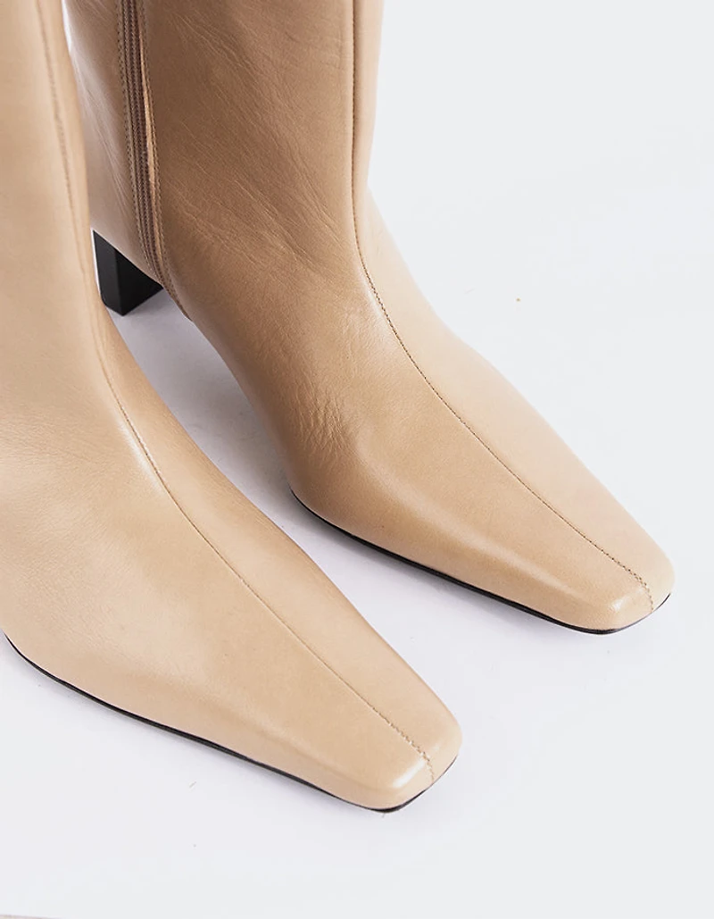 Blanzy Camel Leather