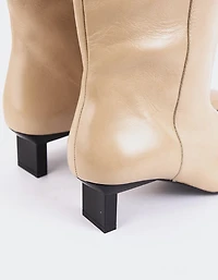 Blanzy Camel Leather