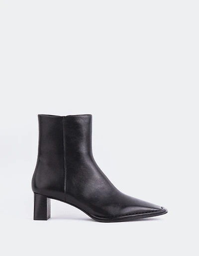 Caelum Black Leather