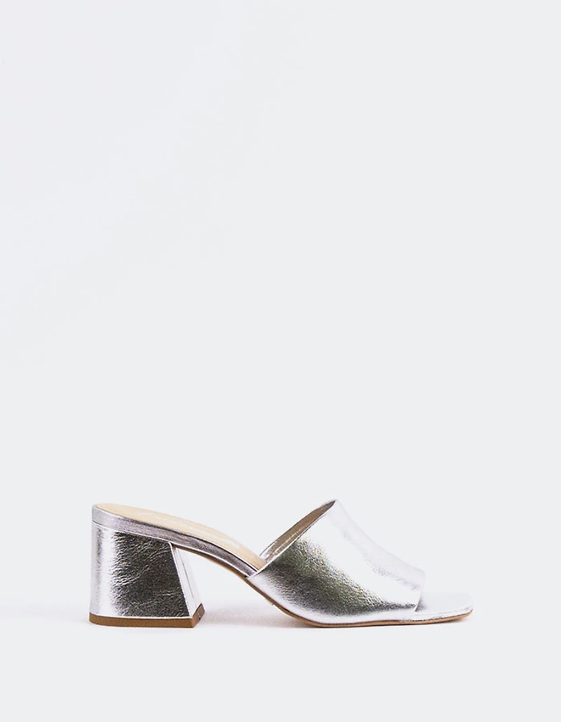 Clarabelle Silver Leather