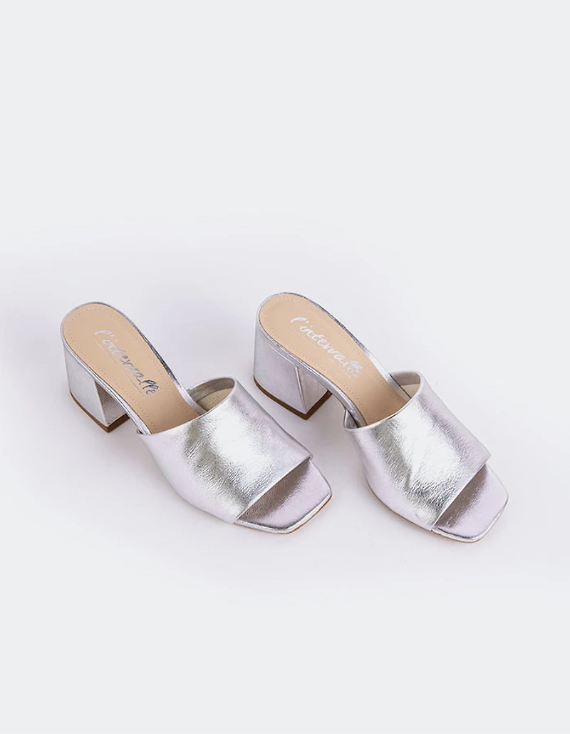 Clarabelle Silver Leather