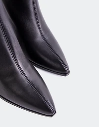 Crawley Black Stretch